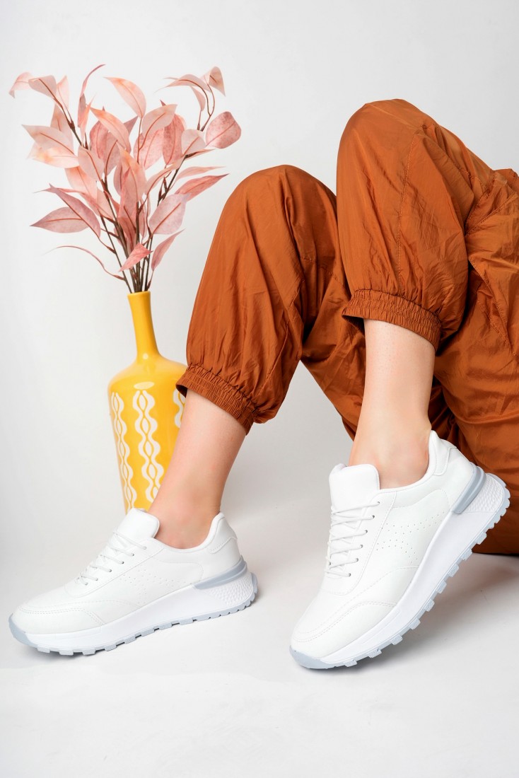 Kadın Beyaz Lastikli Kolay Giyilebilir Mevsımlik Snekear Spor Ayakkabı